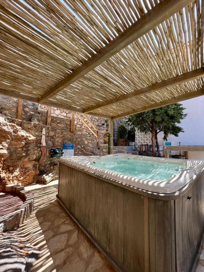 Portadelmare Deluxe Suites Идра Экстерьер фото