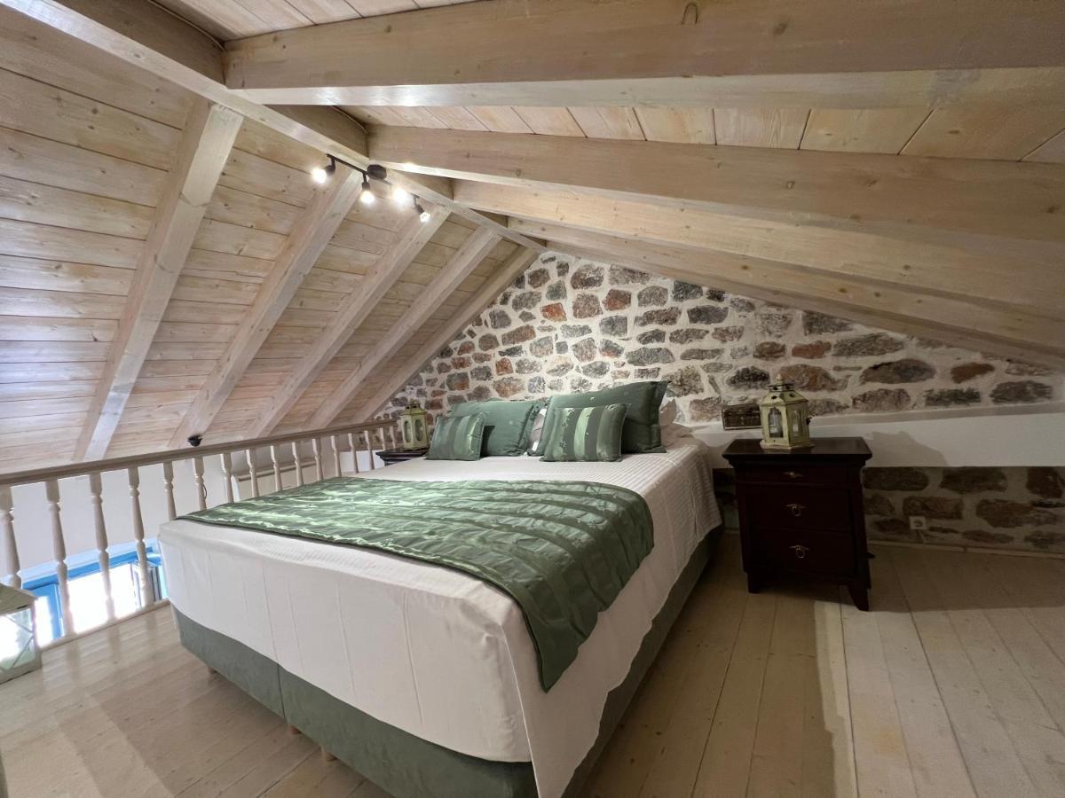 Portadelmare Deluxe Suites Идра Экстерьер фото