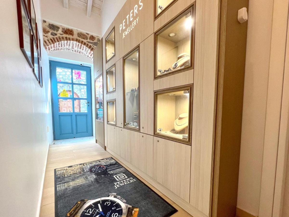 Portadelmare Deluxe Suites Идра Экстерьер фото