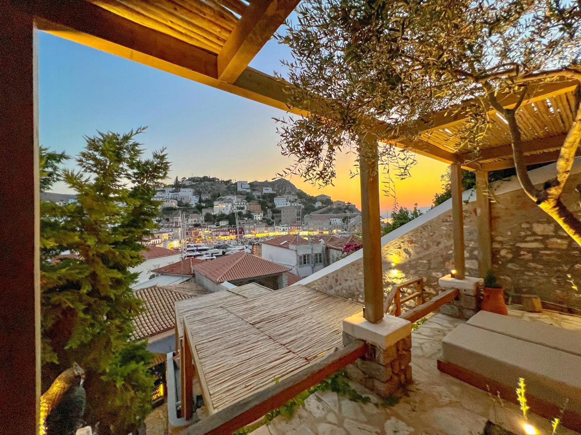 Portadelmare Deluxe Suites Идра Экстерьер фото